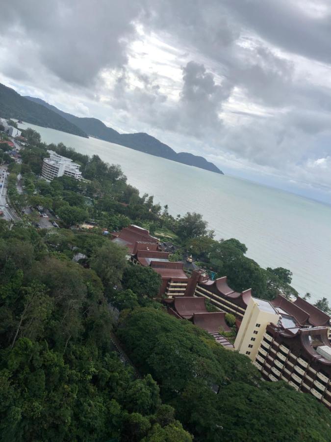 Beach Resort 7 Home Stay Sri Sayang Apartment Batu Ferringhi 3Bedroom Ngoại thất bức ảnh