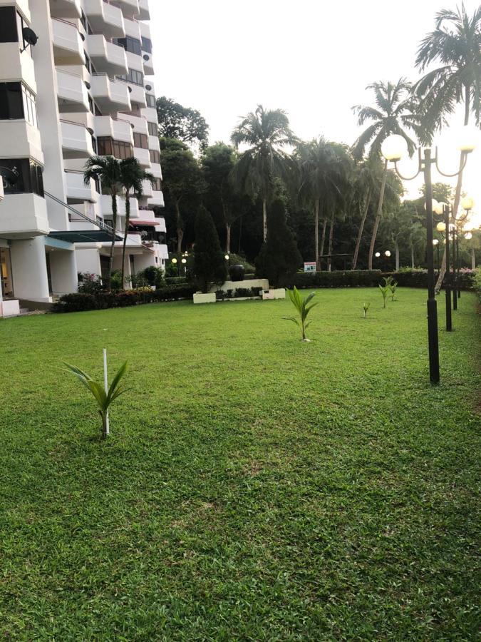 Beach Resort 7 Home Stay Sri Sayang Apartment Batu Ferringhi 3Bedroom Ngoại thất bức ảnh