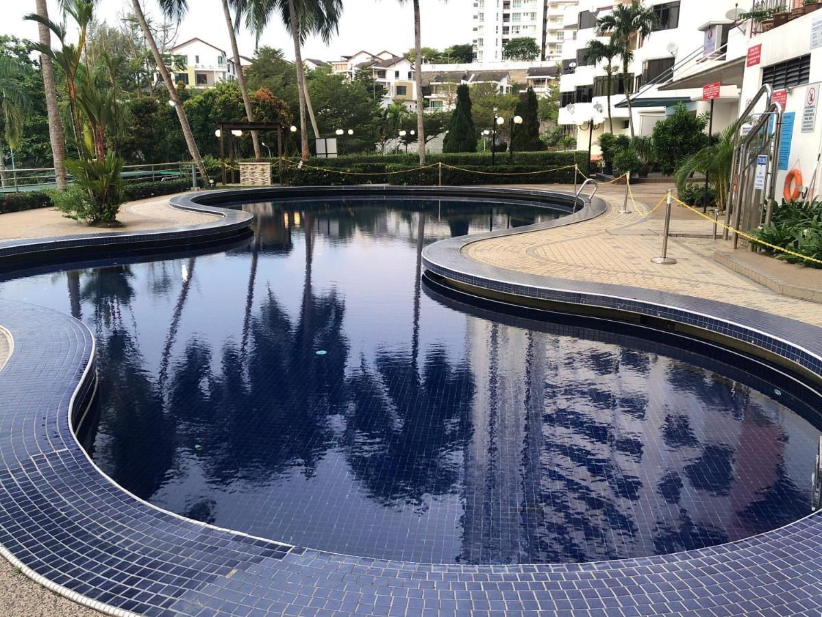Beach Resort 7 Home Stay Sri Sayang Apartment Batu Ferringhi 3Bedroom Ngoại thất bức ảnh