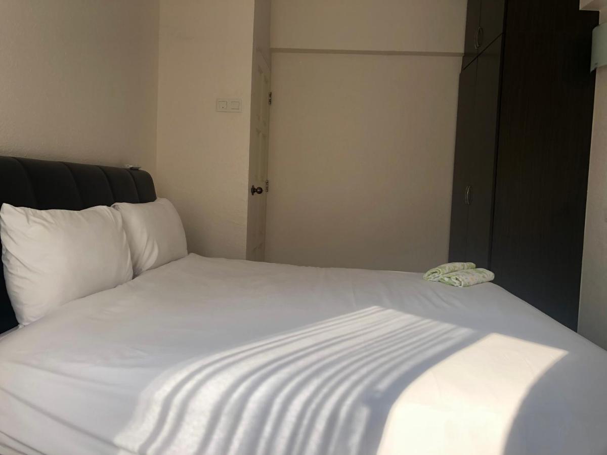 Beach Resort 7 Home Stay Sri Sayang Apartment Batu Ferringhi 3Bedroom Ngoại thất bức ảnh