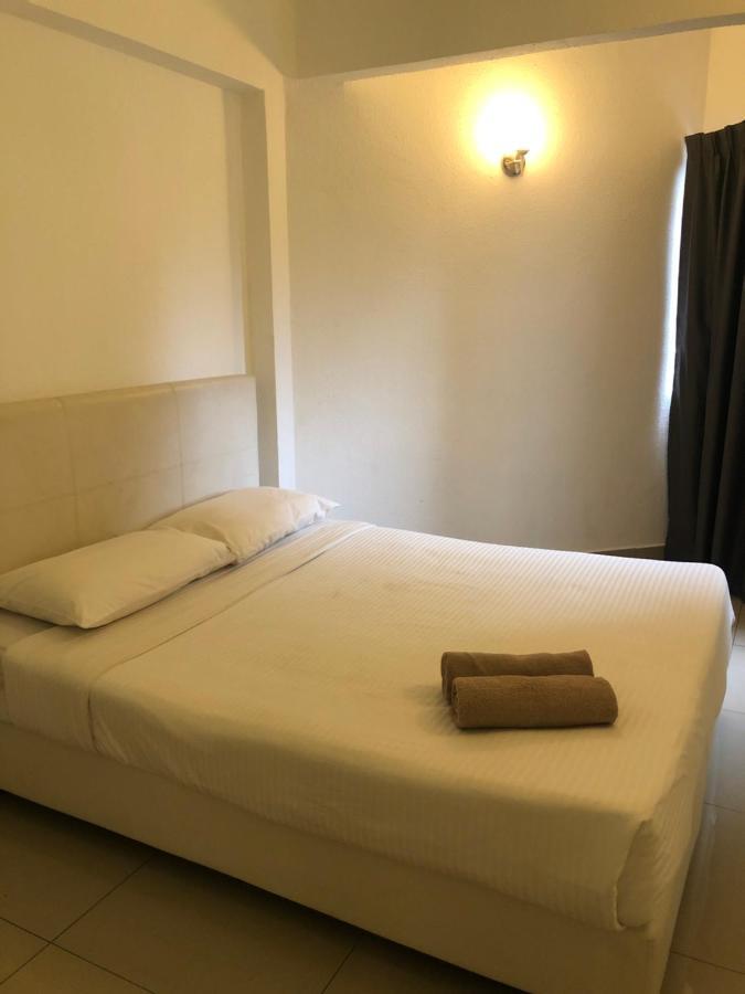 Beach Resort 7 Home Stay Sri Sayang Apartment Batu Ferringhi 3Bedroom Ngoại thất bức ảnh