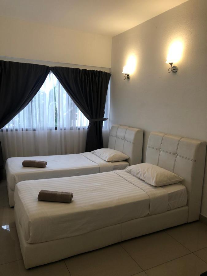 Beach Resort 7 Home Stay Sri Sayang Apartment Batu Ferringhi 3Bedroom Ngoại thất bức ảnh
