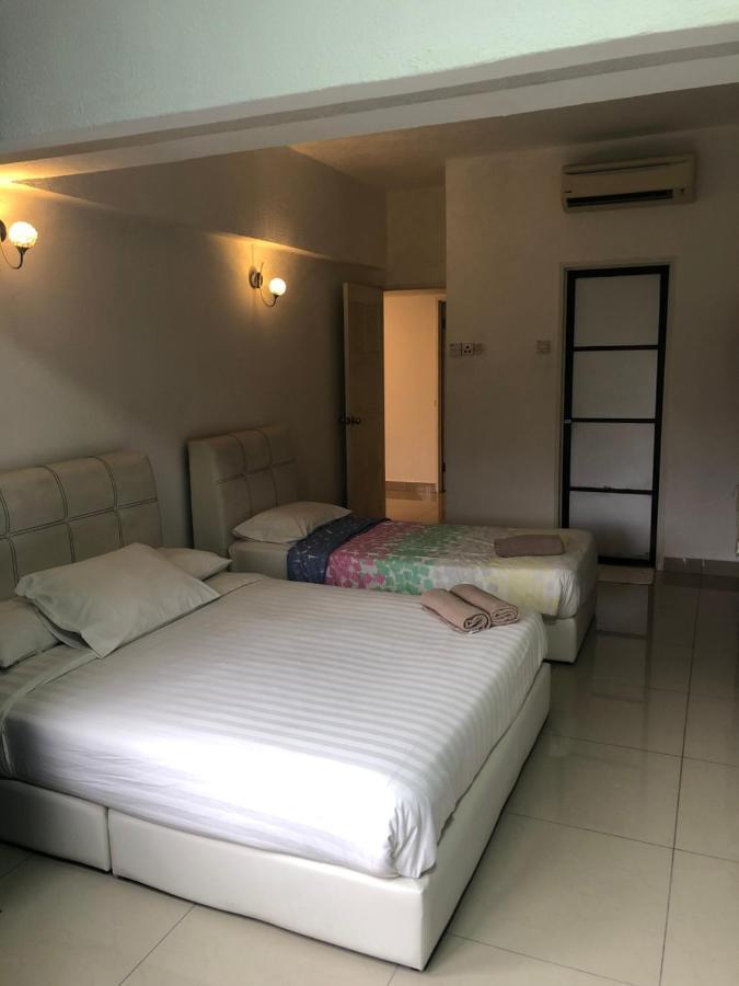 Beach Resort 7 Home Stay Sri Sayang Apartment Batu Ferringhi 3Bedroom Ngoại thất bức ảnh