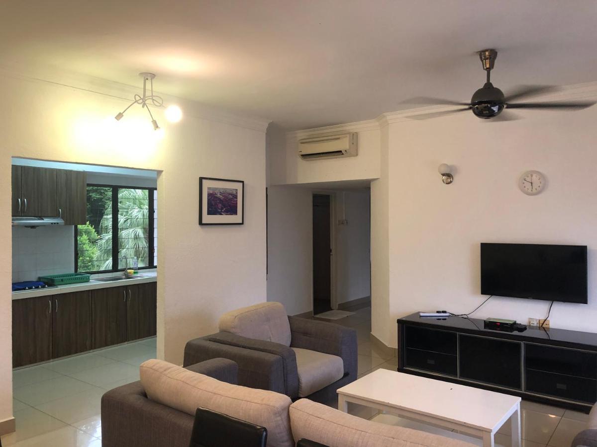 Beach Resort 7 Home Stay Sri Sayang Apartment Batu Ferringhi 3Bedroom Ngoại thất bức ảnh