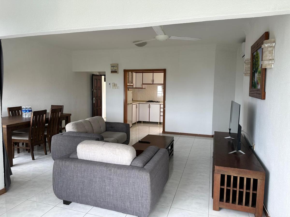 Beach Resort 7 Home Stay Sri Sayang Apartment Batu Ferringhi 3Bedroom Ngoại thất bức ảnh