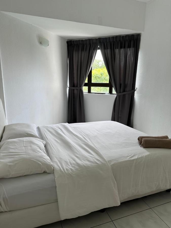 Beach Resort 7 Home Stay Sri Sayang Apartment Batu Ferringhi 3Bedroom Ngoại thất bức ảnh