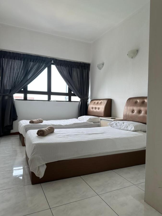 Beach Resort 7 Home Stay Sri Sayang Apartment Batu Ferringhi 3Bedroom Ngoại thất bức ảnh