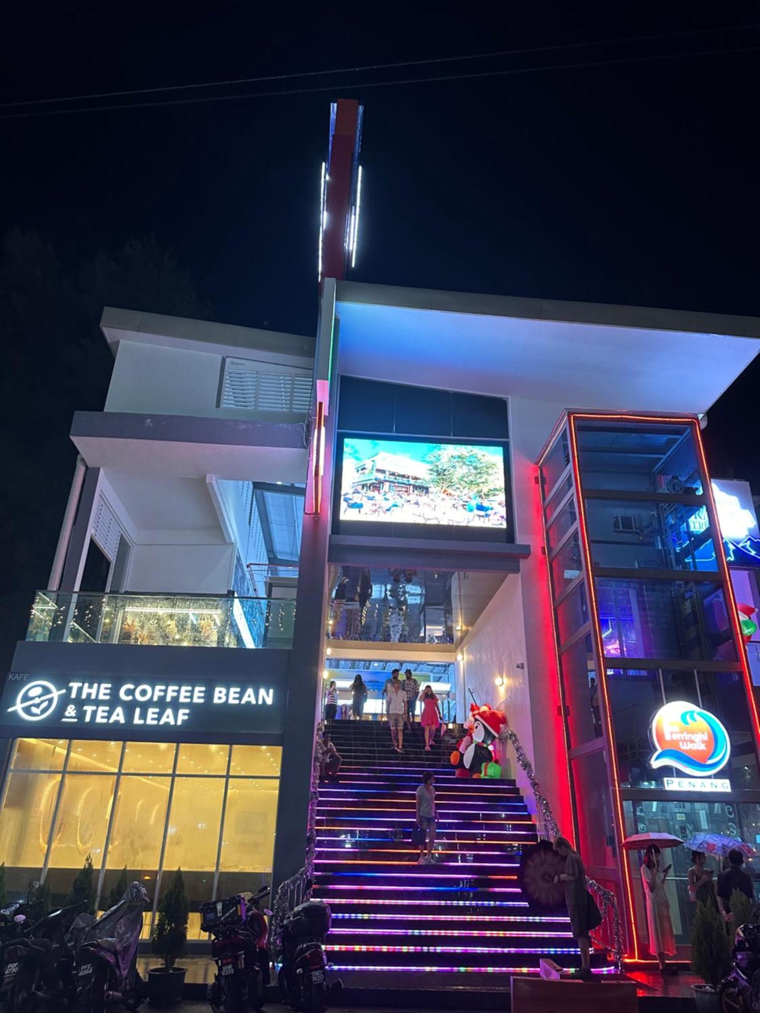 Beach Resort 7 Home Stay Sri Sayang Apartment Batu Ferringhi 3Bedroom Ngoại thất bức ảnh